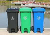 Thùng rác nhựa chân nhựa PE, thùng rác màu có nắp hoạt động bằng bàn đạp 120L